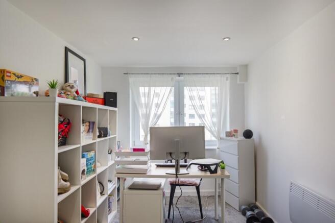 2 bed Flat for sale Image 10