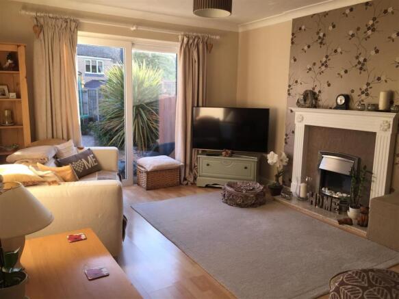 9 Ormsdale Close L2.