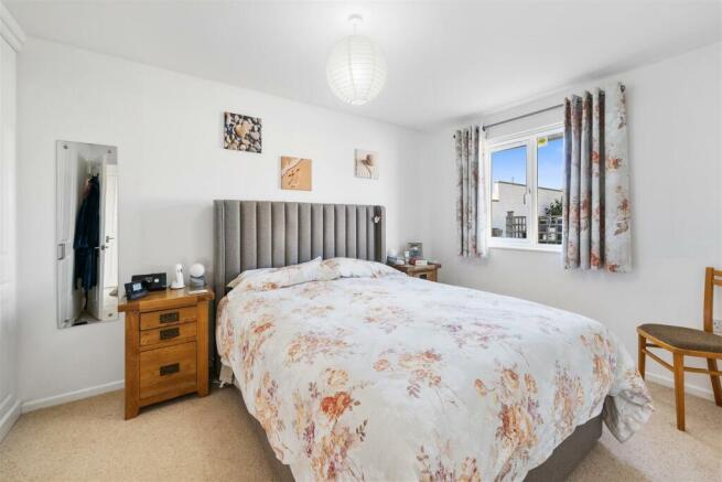 Bed 1.jpg