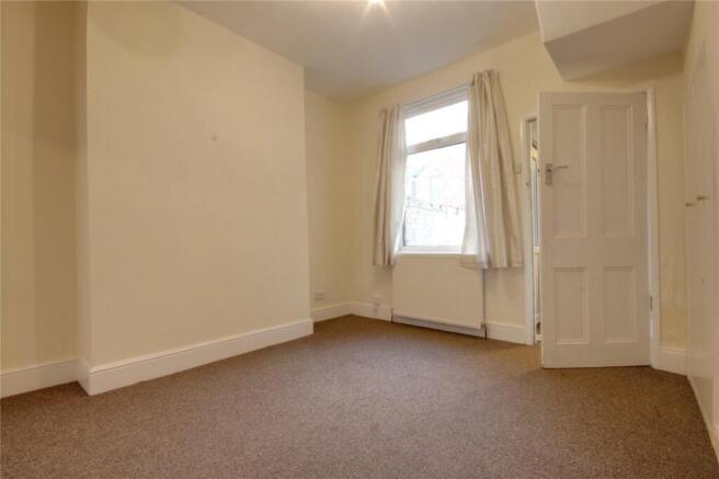 2 bed Terraced to rent Image 6