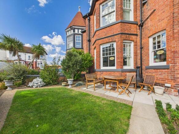 7 bed Semi-Detached for sale Image 12
