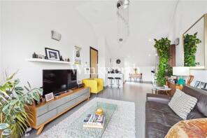 Flat 17, Crystal Court, Bramley Road, Southgate N14 4EY