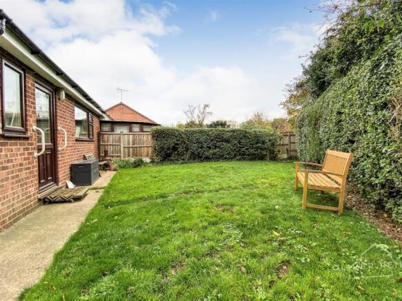 Enclosed Rear Garden 733