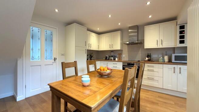 kitchen2.jpg