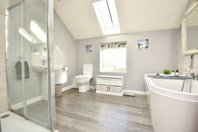 2 bed House for sale Image 7