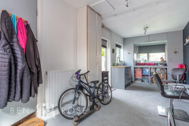 Garage/Workshop