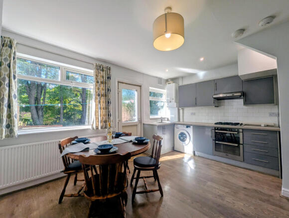 56 Kelso Gardens Kitchen