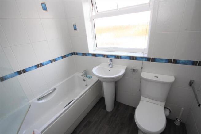 bathroom 1 .jpg
