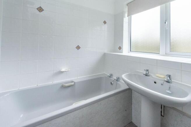 BEDROOMS, BATHROOM AND W/C