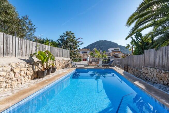 Swimming Pool (2)