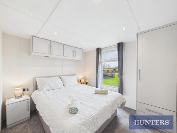 2 bed Park Home for sale Image 7