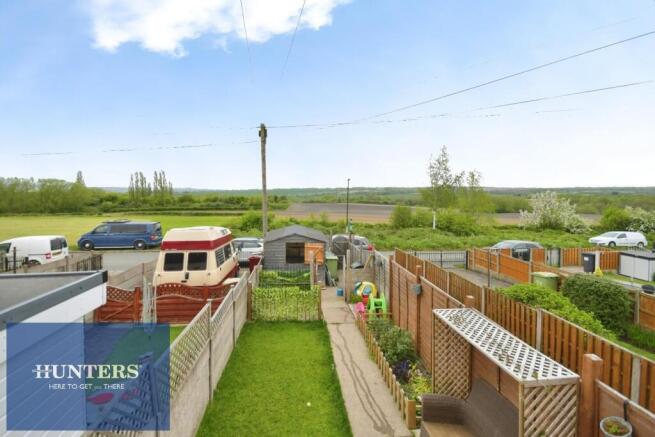 REAR GARDEN 02.jpg