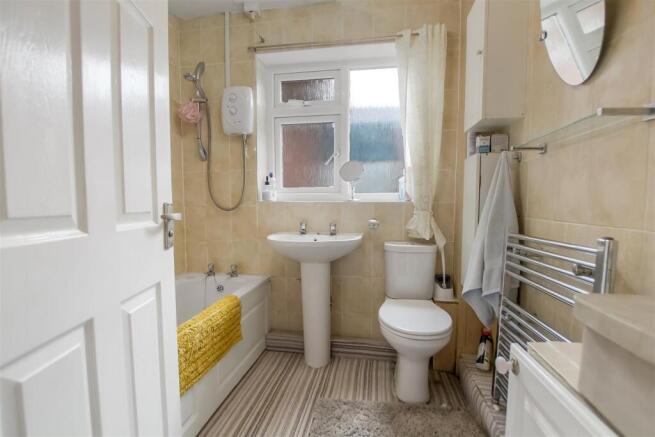 2 bed Semi-Detached Bungalow for sale Image 11