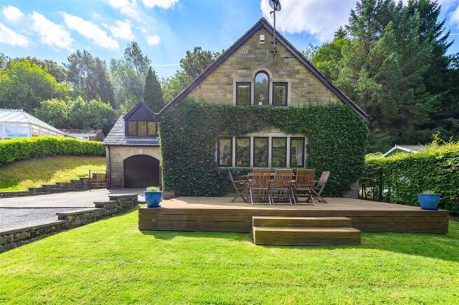 4 bed Detached for sale Image 5