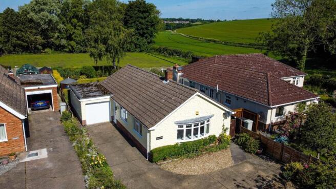 2-bed detached on Grimsby Road, Binbrook, LN8, £260,000