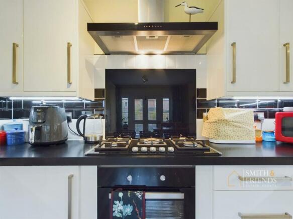 KITCHEN BREAKFAST ROOM