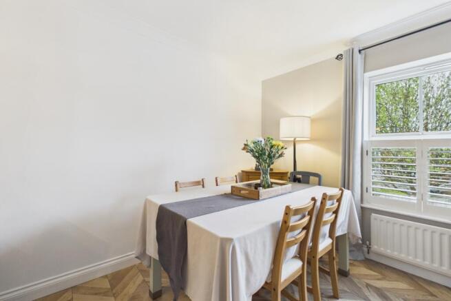 3 bed Town House for sale Image 7