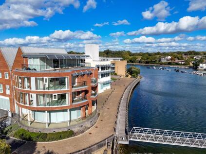 Ainslie Place, Lymington, SO41
