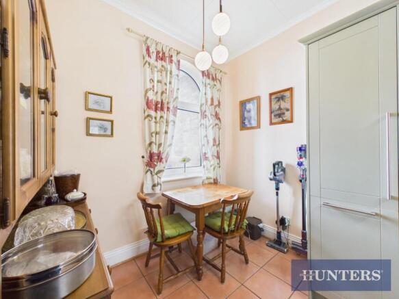 2 bed Apartment for sale Image 5