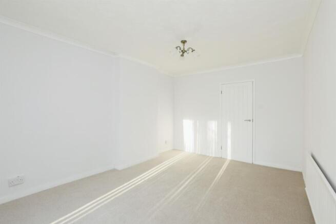 3 bed House to rent Image 6