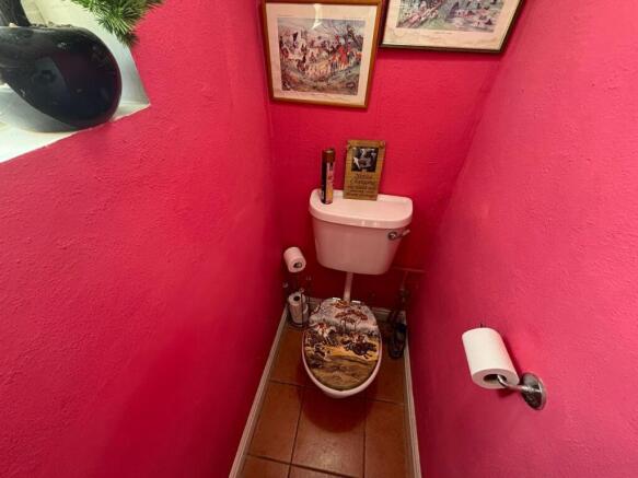 4 bed Detached to rent Image 8