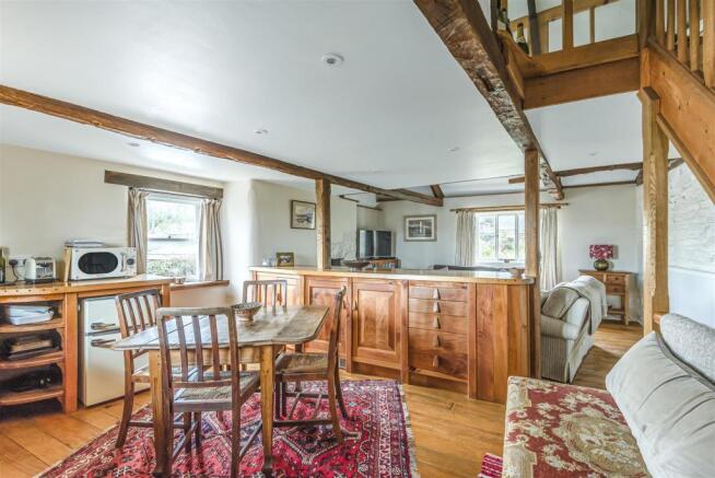 Kitchen/Dining Area
