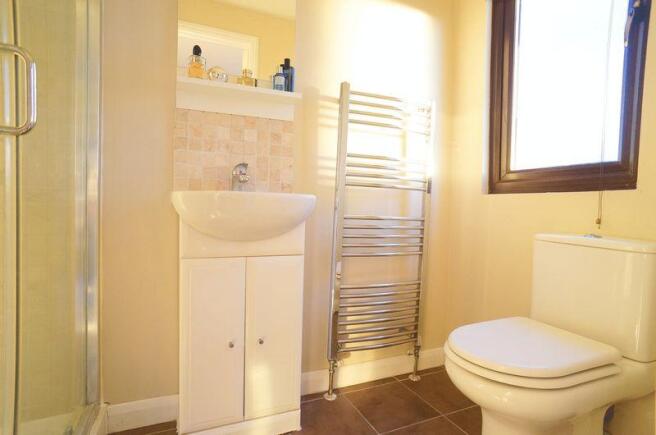 EN SUITE TO MA...
