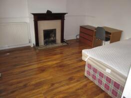 9, Elm Road, Reading RG6 5TS
