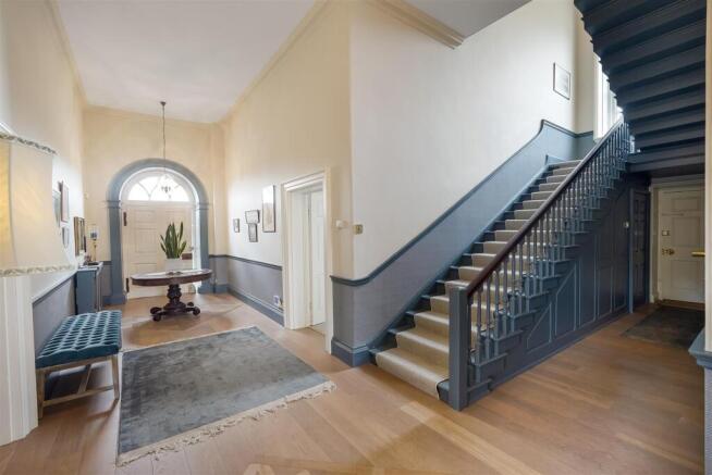 6 bed Detached for sale Image 4