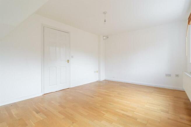 5 Portia Way-8.jpg