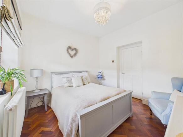 2 bed Apartment for sale Image 8