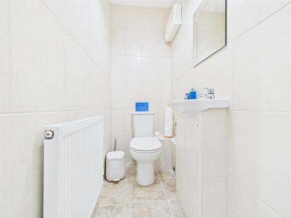 2 bed Terraced for sale Image 7