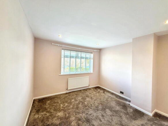 3 bed Semi-Detached for sale Image 10