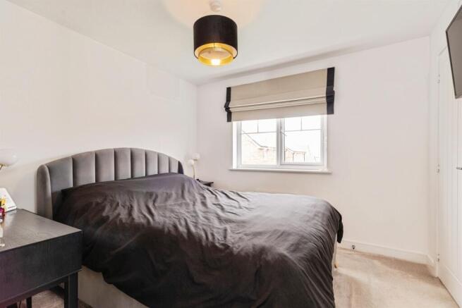3 bed Semi-Detached for sale Image 8
