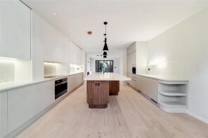 Basement Flat, 180, Sutherland Avenue, London W9 1HR