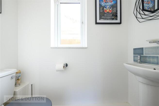 4 bed Detached for sale Image 6