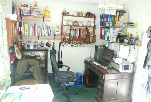 DINING ROOM/BEDROOM