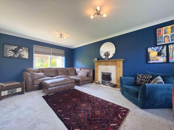 2 Bilberry Close, Clayton, BD14 6ND photo 4