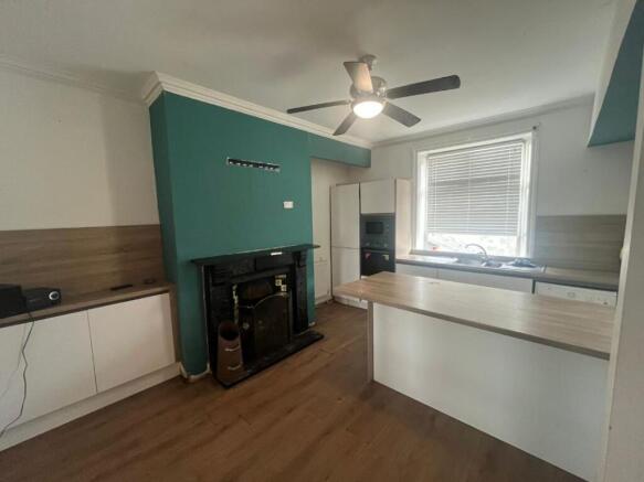 3 bed Terraced for sale Image 4