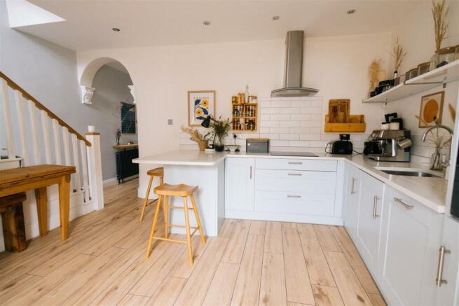 kitchen 1.jpg
