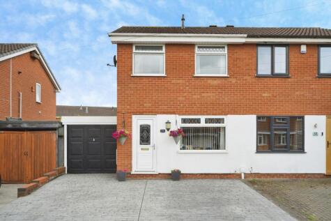 Harlech Way, Stretton, Burton-on-Trent, Staffordshire, DE13