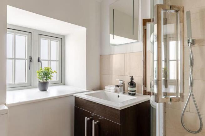 full bathroom 3.jpg