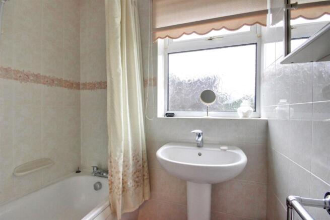2 bed Semi-Detached Bungalow for sale Image 10