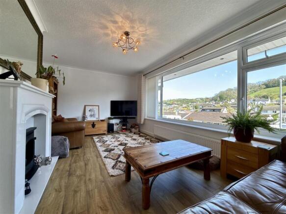 Lounge & View.JPG