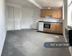 Flat 2, 33, Victoria Street, Windsor SL4 1HE