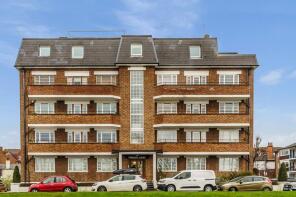 18, Embassy Court, Portsmouth Road, Surbiton KT6 4HW