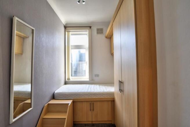 bed2.jpg