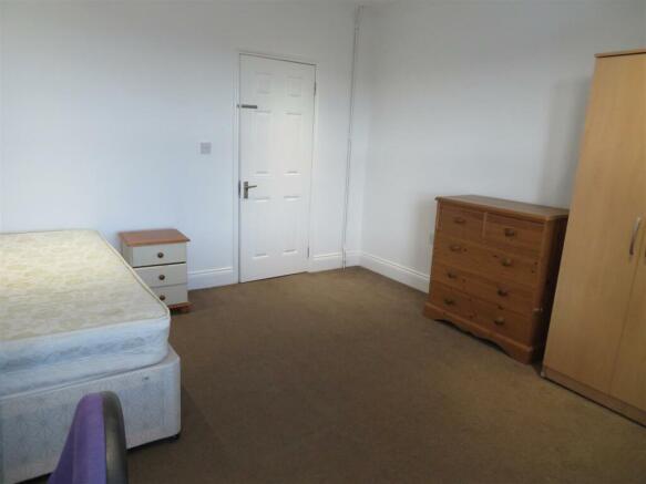 257 Francis Bed5a.JPG