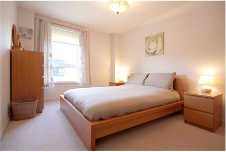 5253-20210518093915-bedroom-lindsay-12523