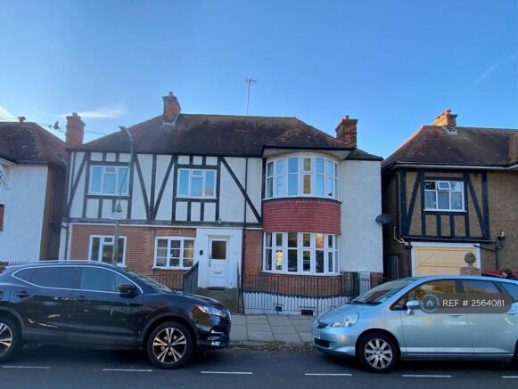 Large Property Opposite Park With Tennis Courts